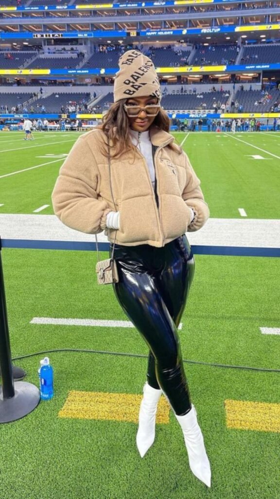 1 Stylish Winter Outfit Ideas for NFL GameDay 