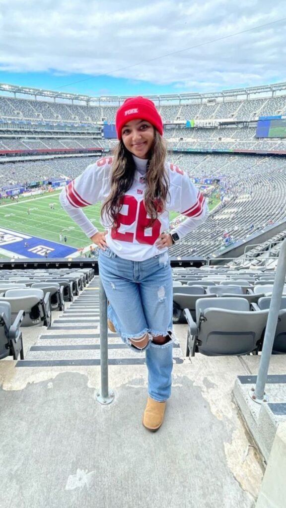 4 Stylish Winter NFL game Outfit 