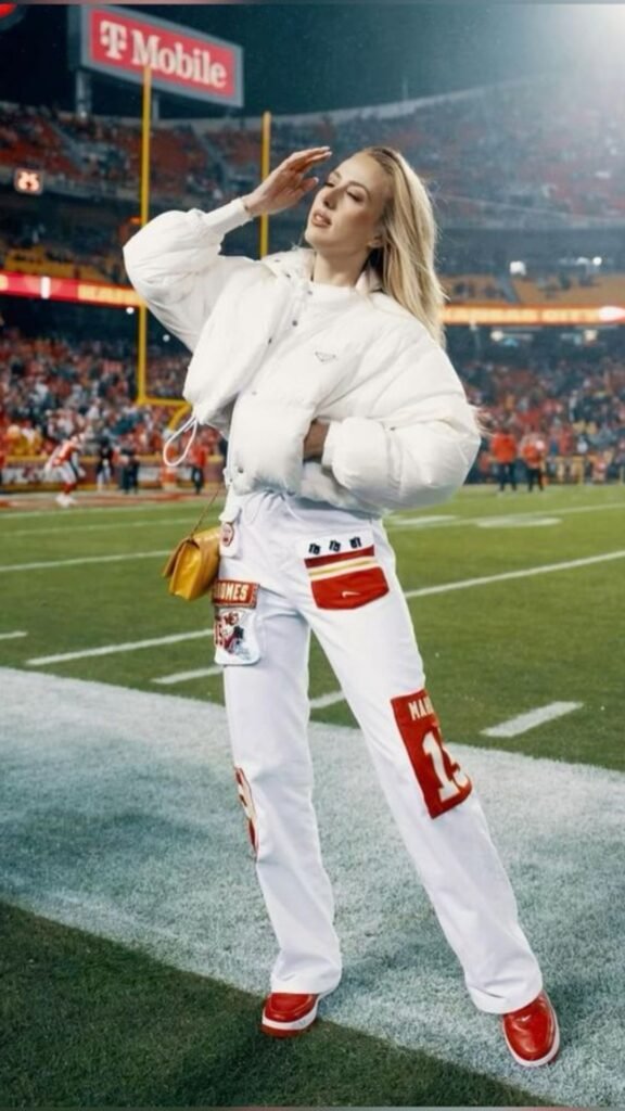 8 Stylish Winter NFL game Outfit 