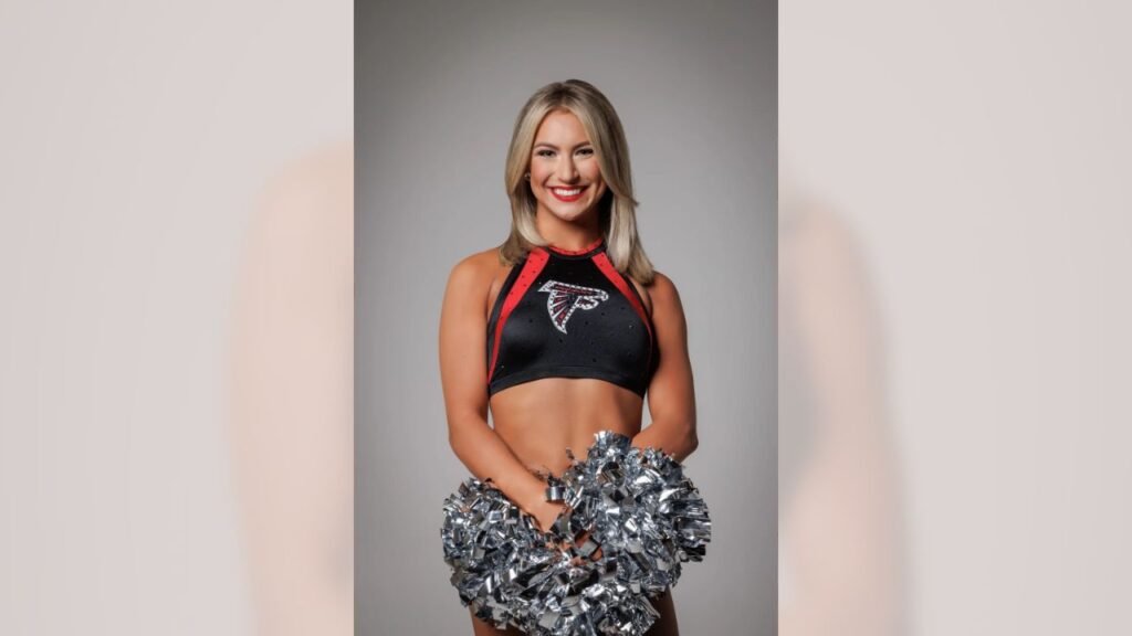 atlanta falcons cheerleader - Hailey Walden