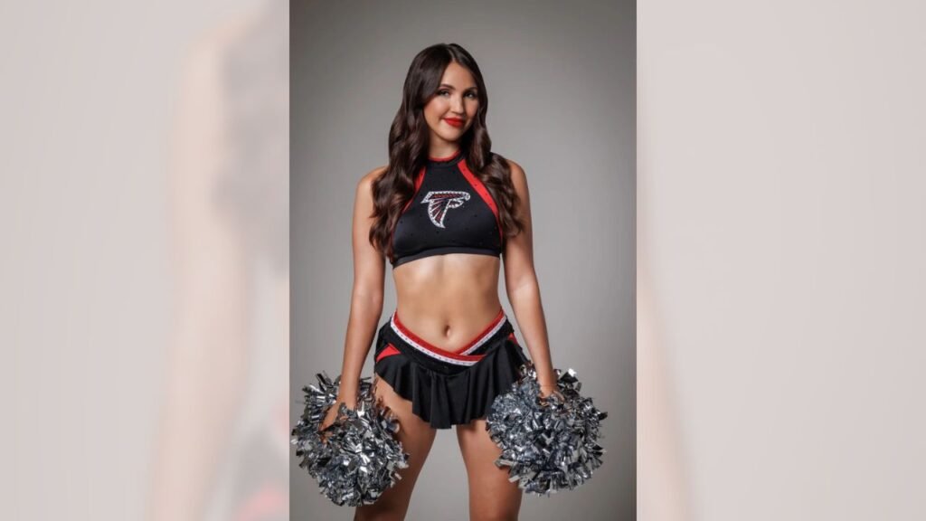 atlanta falcons cheerleader - Nicole DeSantis